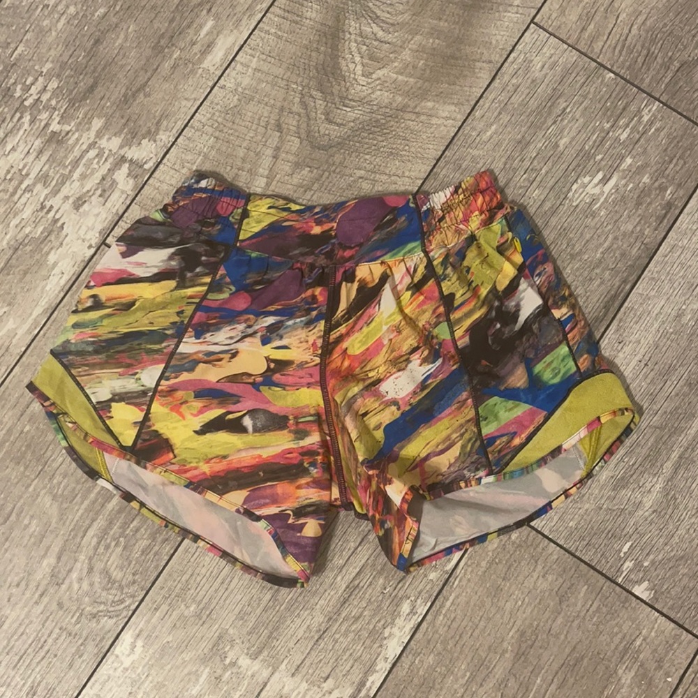 Lululemon spatter paint shorts size 4 tall